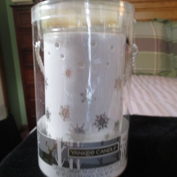 Yankee Candle Sparkling Snow Luminary Tea Light Holder w/Tealights Snowflakes - Picture 1 of 2